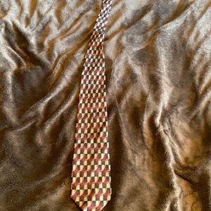 EUC maroon and gold Fenzia tie